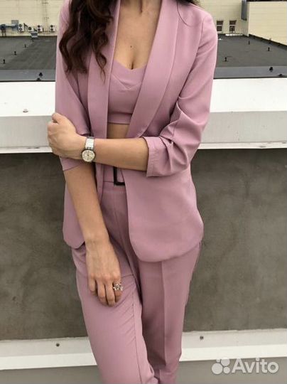 Брючный костюм женский 42 44