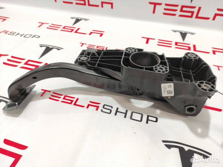 Педаль тормоза Tesla Model Y 2021 1118869101B