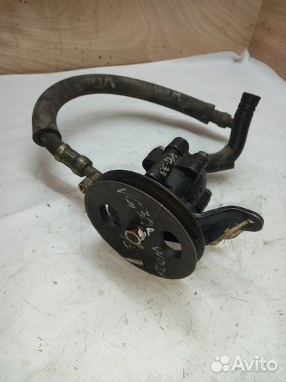 Насос гидроусилителя руля Nissan Elgrand AE50