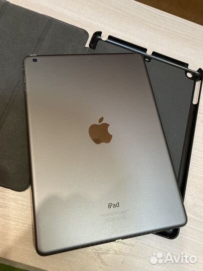 Apple iPad Air 32Gb WiFi 9.7