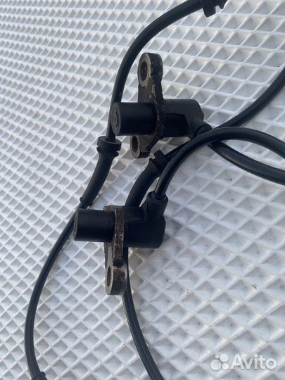 Датчик абс задний mitsubishi carisma