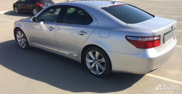 Lexus LS, 2008