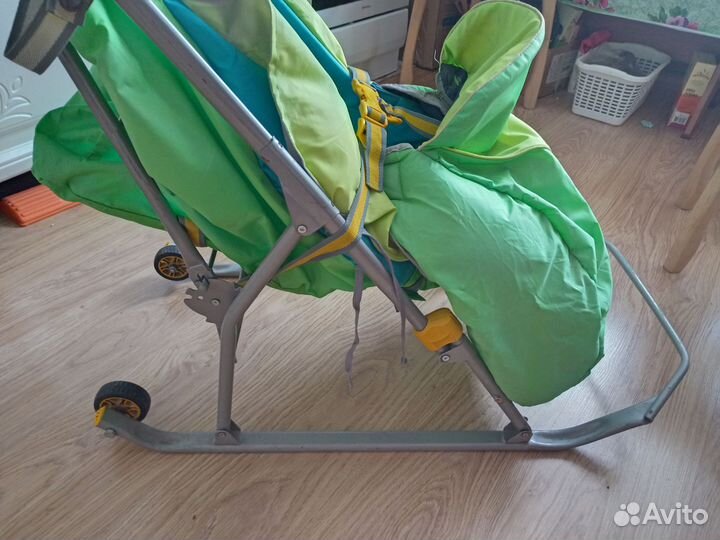 Детские санки с колесами сзади