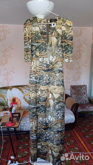 Вечернее платье с разрезом