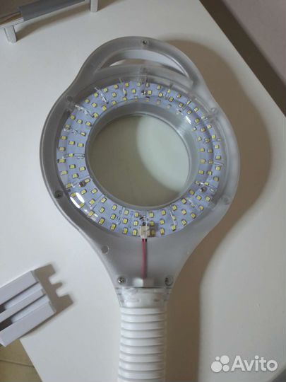 Лампа лупа на струбцине