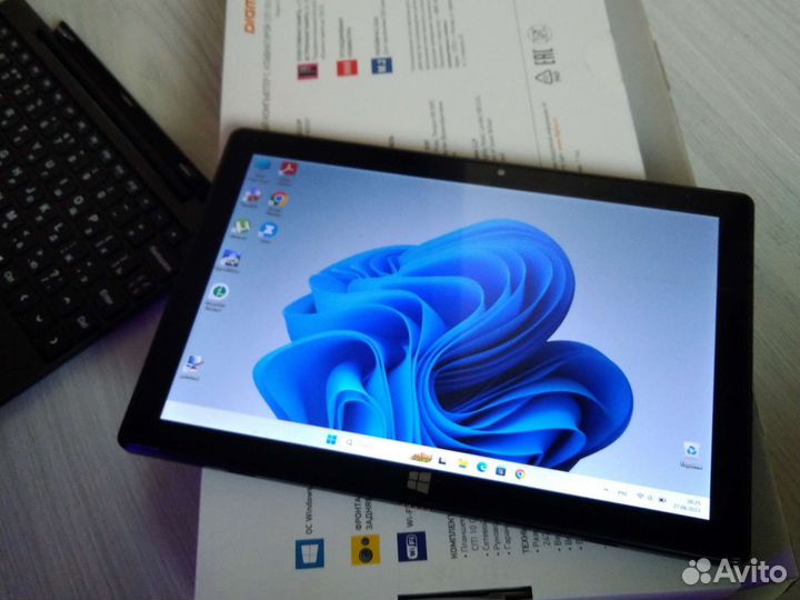 Ноутбук-планшет с клавиатурой на Windows 10