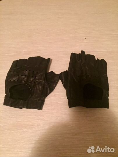 Перчатки
