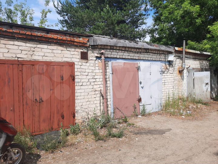 Гараж, > 30 м²