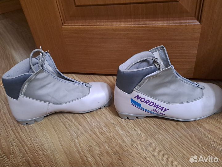 Лыжные ботинки nordway 39 р-р (на 38р)