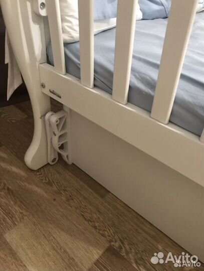 Детская кроватка с матрасом и бортиками