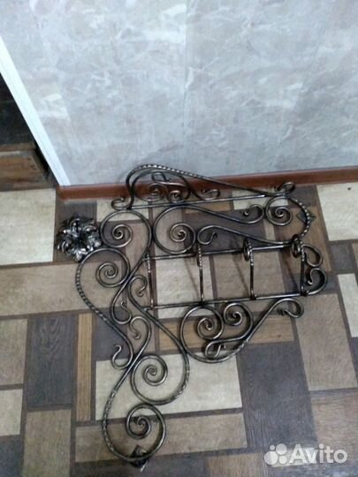 Вешалка настенная