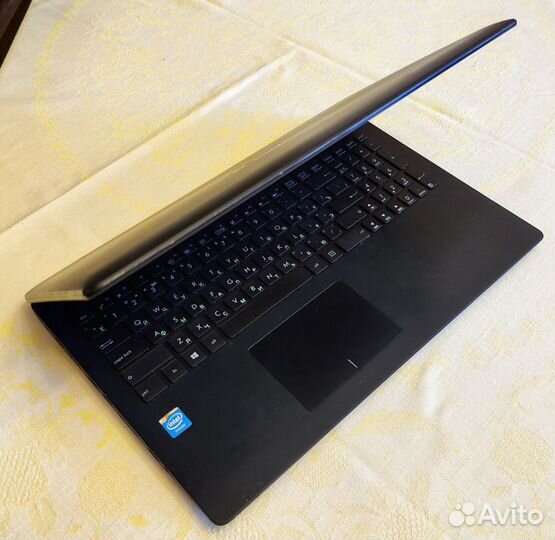 Ноутбук asus F553M