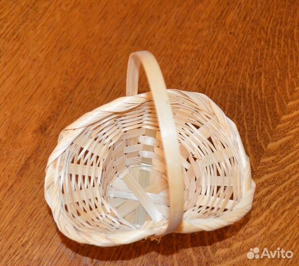 Корзинка плетеная небольшая