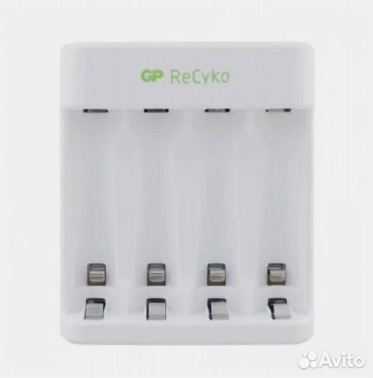 GP Е411 зарядное устройство на 4 акуумулятора