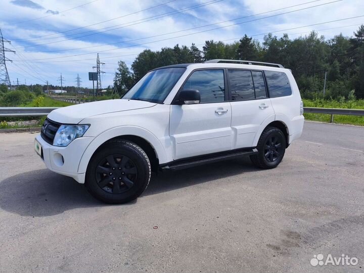 Mitsubishi Pajero 3.2 AT, 2008, 430 000 км