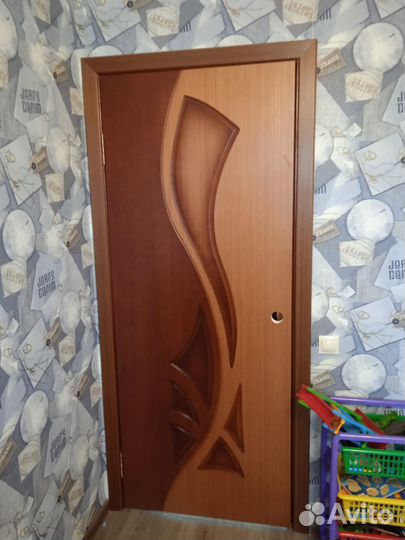 Двери межкомнатные б/у