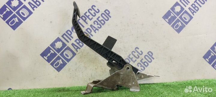 Педаль сцепления Ford Focus 2 хэтчбек 1.8 qqdb