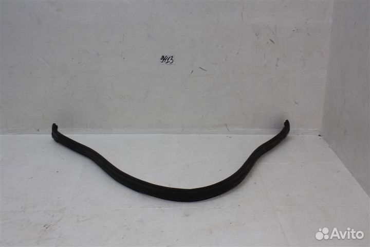 Уплотнитель под жабо Renault Logan 2