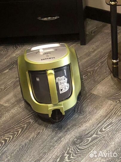 Пылесос Samsung SC8431