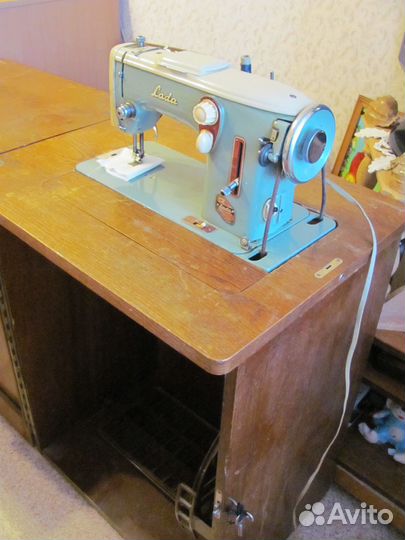 Швейная машина LADA T237