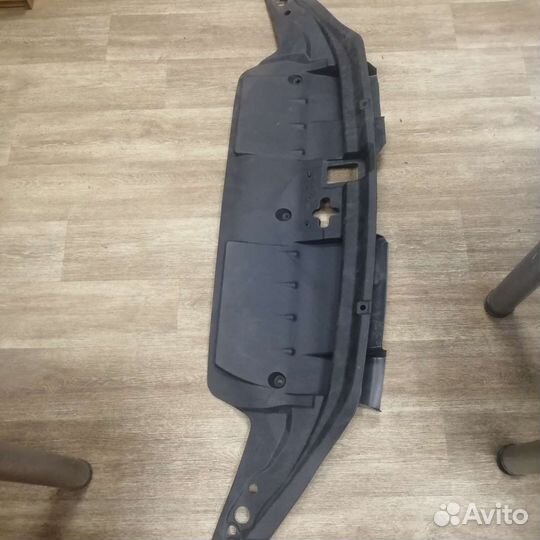 Накладка под капот Toyota LC 200 2016-2020