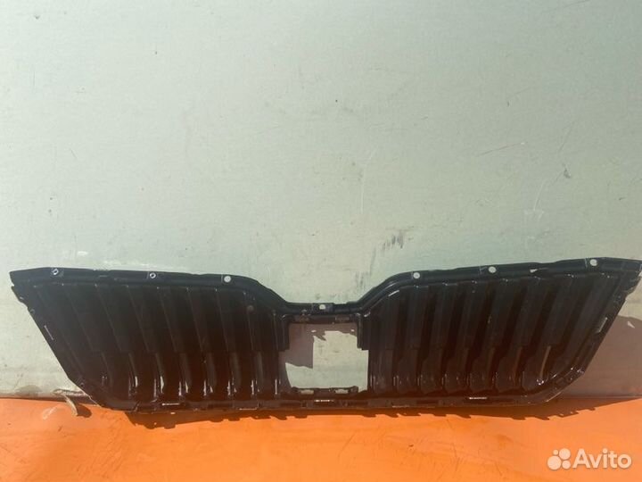 Решетка радиатора передняя Skoda Superb 2015 2019