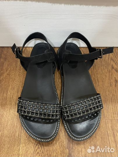 Босоножки 39