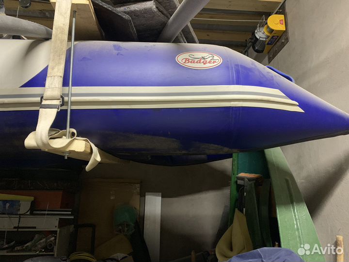 Лодка с Мотором