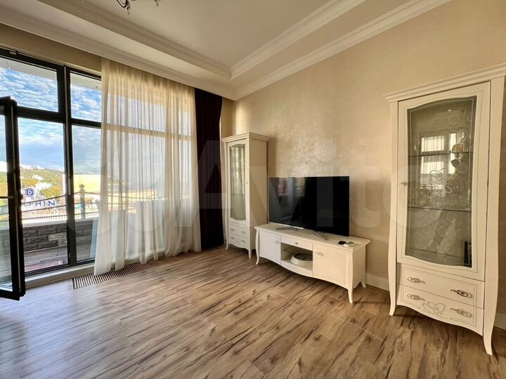 2-к. квартира, 87 м², 6/6 эт.