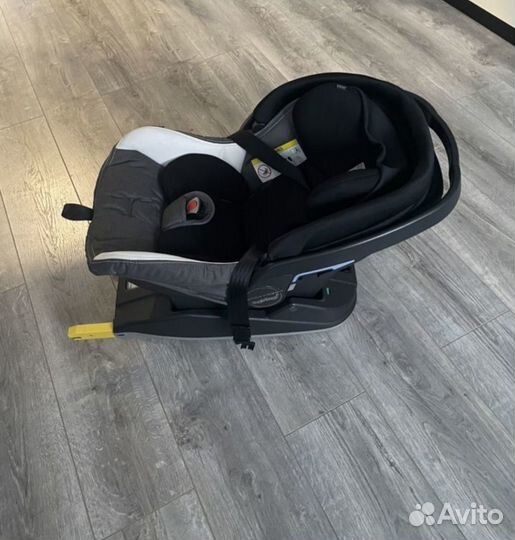 Автолюлька peg perego с базой Primo Viaggio SL 0+