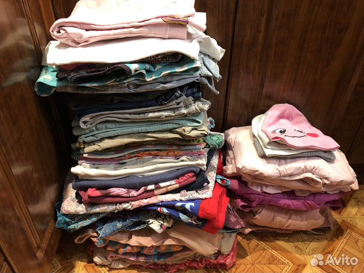 Вещи на девочку пакетом 92-98 платья, куртки