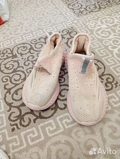 Кроссовки для девочки