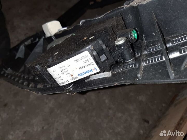 Стекло разбито Люк крыши Range Rover Sport 1