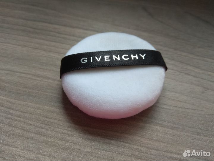 Givenchy новая пуховка для пудры