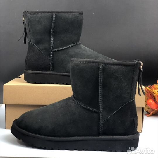 Ugg Classic Mini Zip II Black