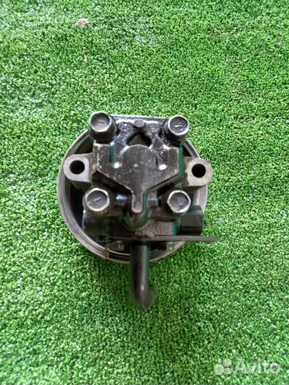 Насос гура Kia Magentis 2.5 2000-2005