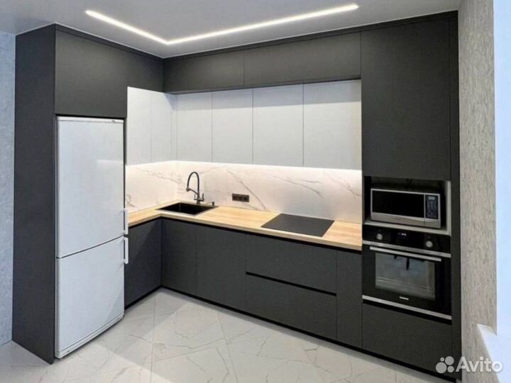 Кухонный гарнитур белый