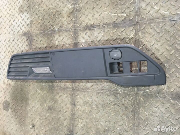 Обшивка багажника (Volkswagen Touareg)