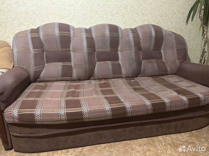 Диван