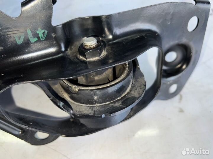 Рычаг подвески нижний задний правый Volkswagen