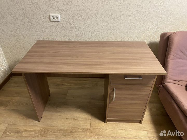 Письменный стол