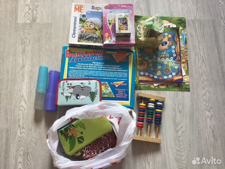 Игрушки, пазлы, посудка и стульчик