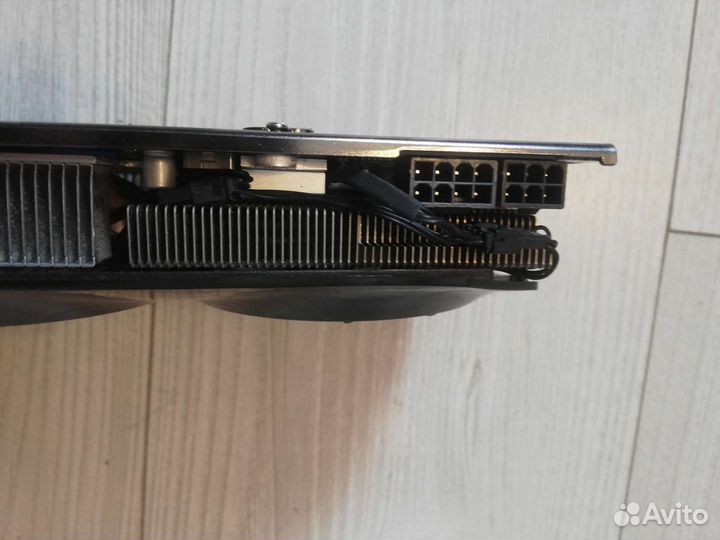 Gigabyte R9 200 3Gb ddr5