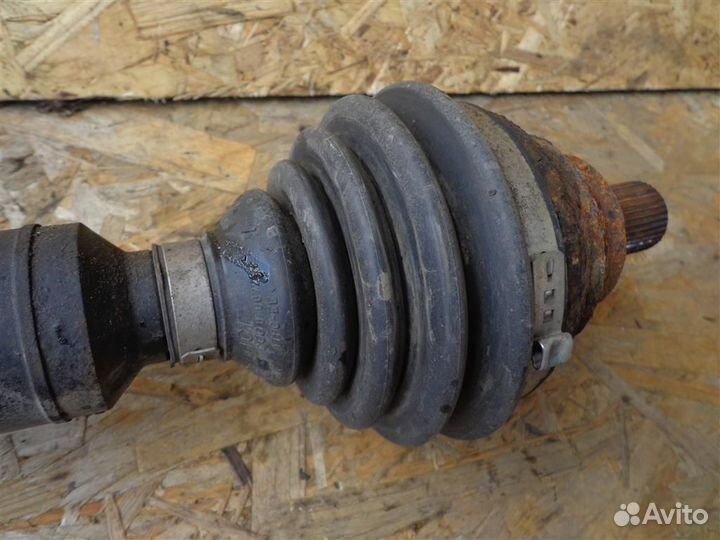 Полуось передняя правая VW Passat B6