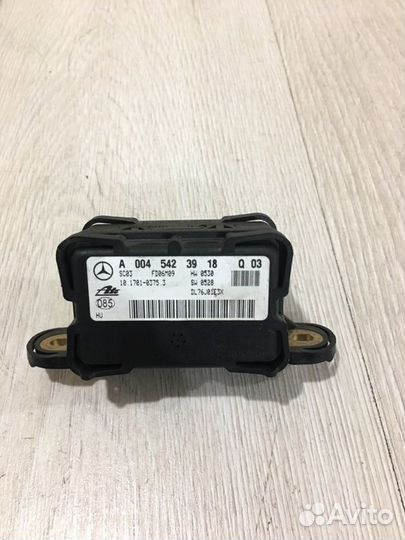 Датчик ускорения Mercedes Benz S550 W221 M273.961