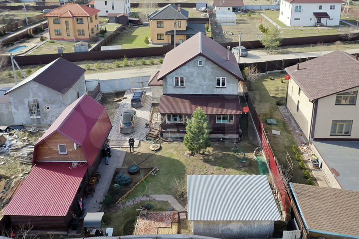 Дом 200 м² на участке 6 сот.