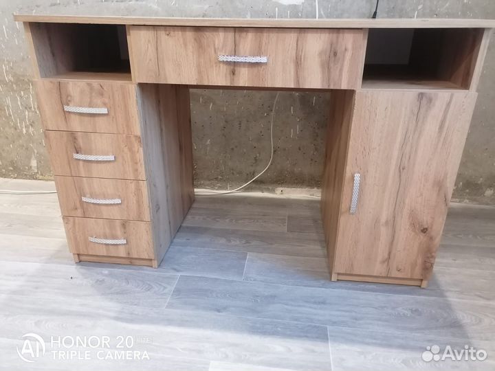 Письменный стол для школьника бу