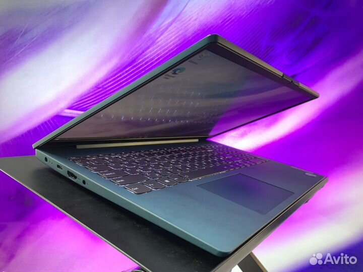 Стильный ультрабук Lenovo / Intel Core i5 / SSD