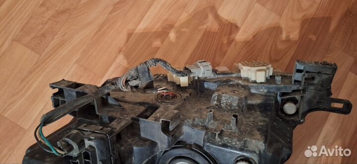 Фары передние Nissan Patrol