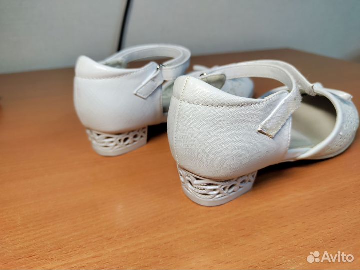 Туфли белые для девочки